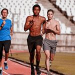 plan d'entraînement de course à pied personnalisé pour améliorer endurance, vitesse et performance, adapté à tous les niveaux.