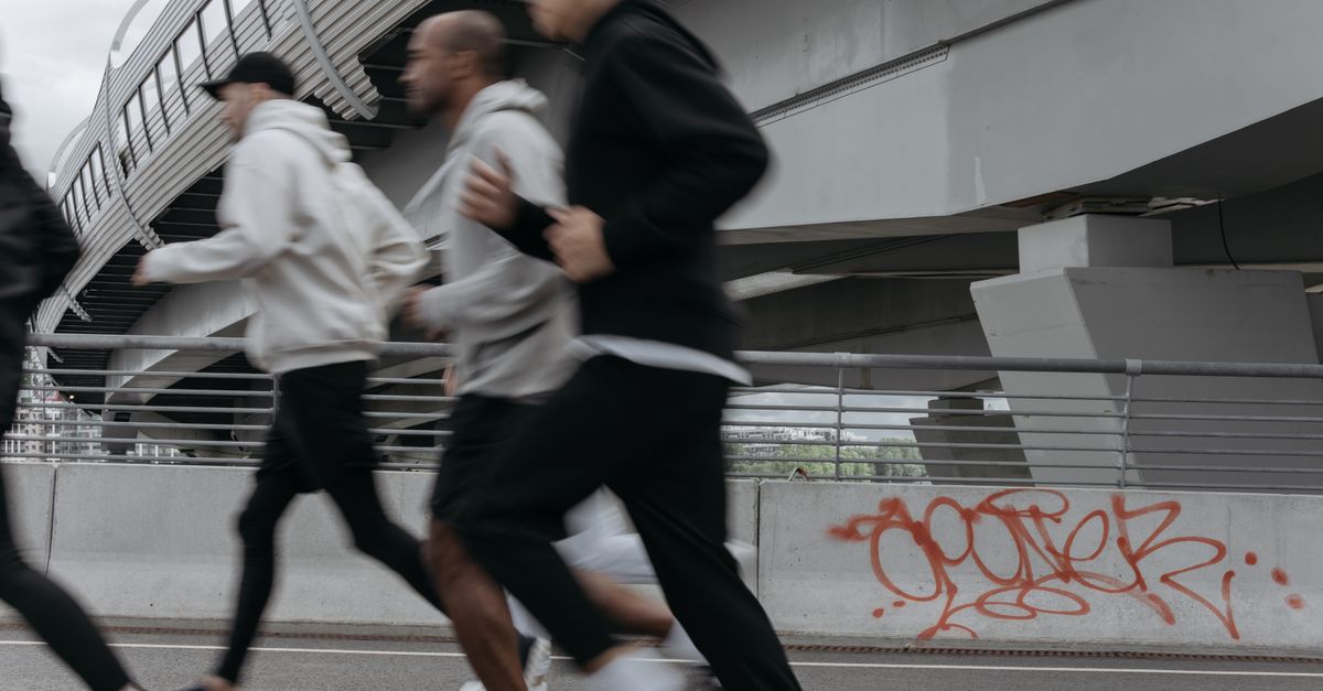 découvrez notre sélection de groupes de running pour tous les niveaux, rencontrez des passionnés et améliorez votre performance en course à pied.