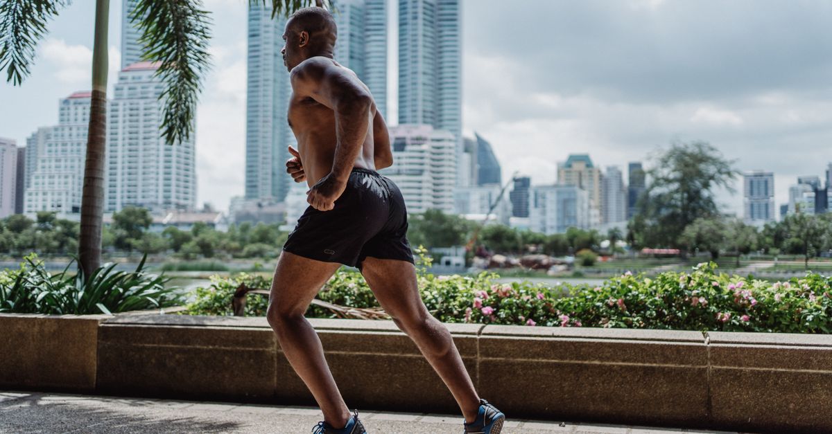 découvrez la course minimaliste : adoptez une approche naturelle et efficace pour améliorer vos performances et protéger vos pieds.