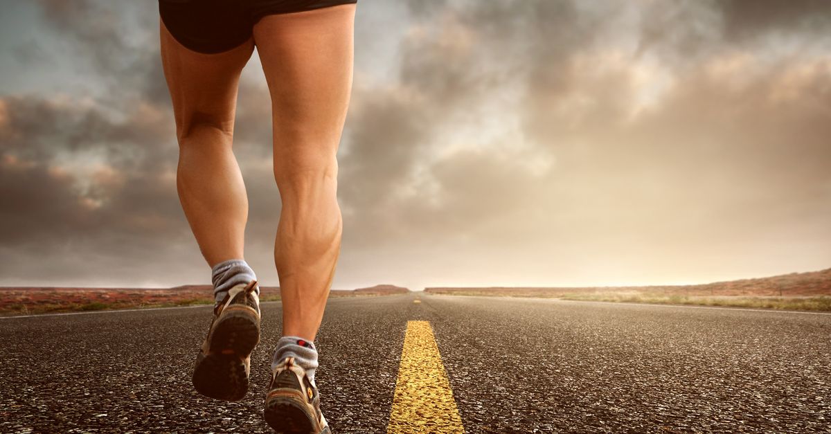 découvrez des conseils efficaces de gestion de la douleur pour les coureurs afin d'améliorer vos performances et prévenir les blessures lors de la course.