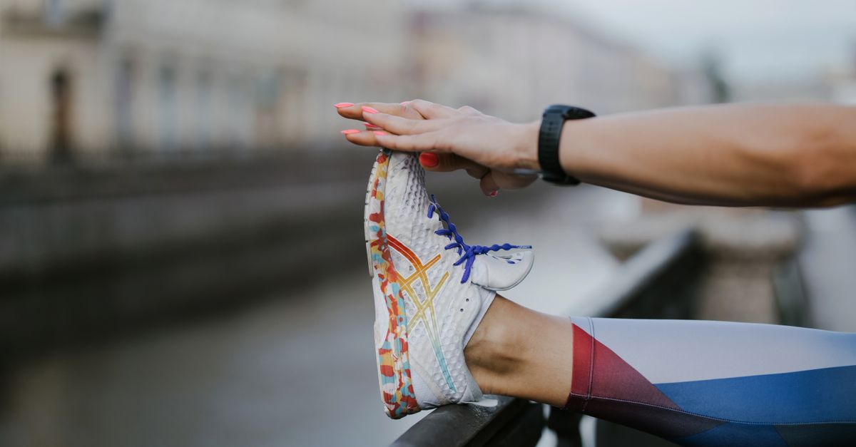 découvrez des étirements post-course efficaces pour améliorer votre récupération, réduire les douleurs musculaires et optimiser vos performances de course.