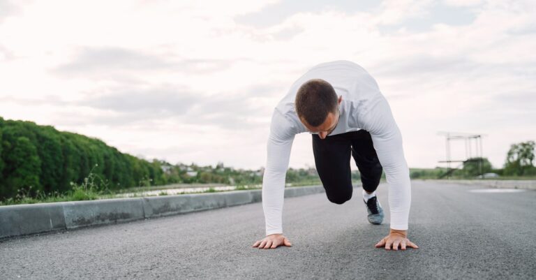 découvrez comment adopter une posture de course idéale pour améliorer vos performances, prévenir les blessures et courir plus confortablement.