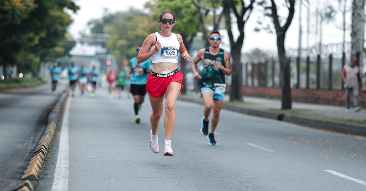 découvrez les bienfaits du running à jeun et comment optimiser vos performances en courant avant le petit-déjeuner.