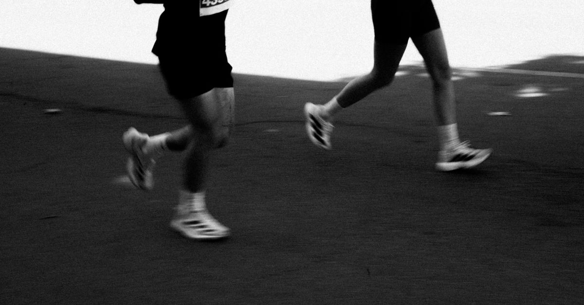 découvrez les bienfaits du fasted running, une méthode de course à jeun qui booste la combustion des graisses et améliore l'endurance.