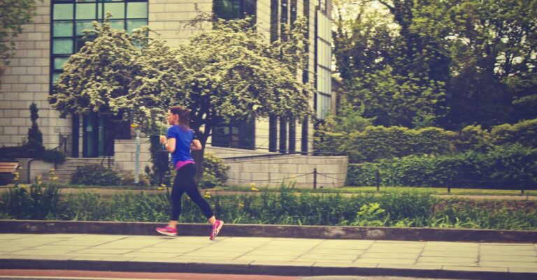 découvrez tout sur le running : conseils, entraînements, équipement et motivation pour améliorer votre course à pied et atteindre vos objectifs.