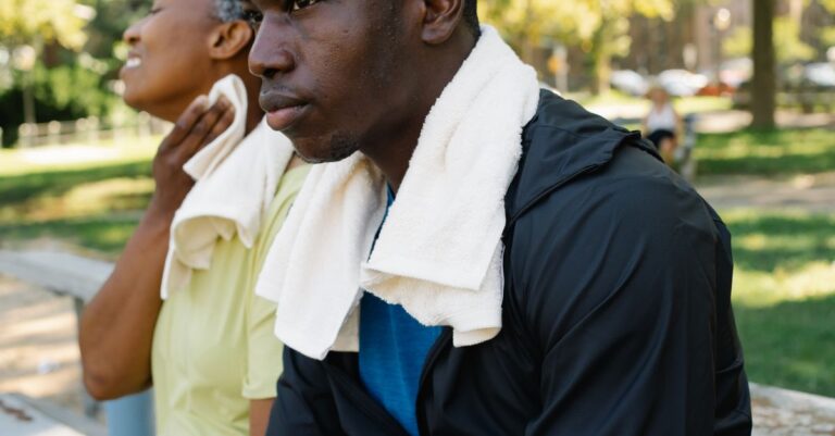 conseils et astuces pour courir efficacement en été malgré la chaleur, rester hydraté et éviter les coups de chaleur.