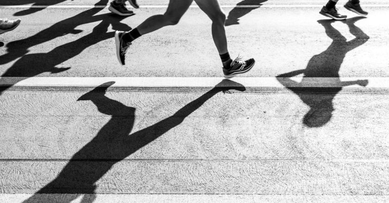 améliorez votre foulée de course grâce à nos conseils d'optimisation pour une meilleure performance et moins de blessures.