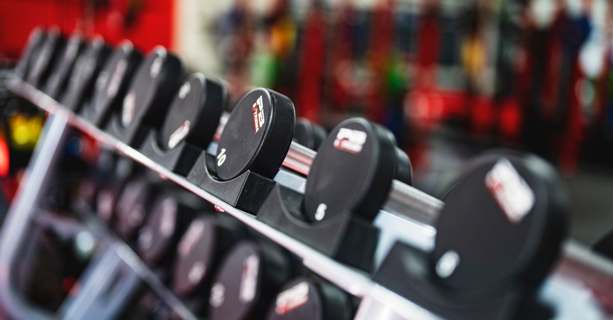 découvrez les bienfaits de l'entraînement en force pour améliorer votre condition physique, augmenter votre masse musculaire et renforcer votre endurance.