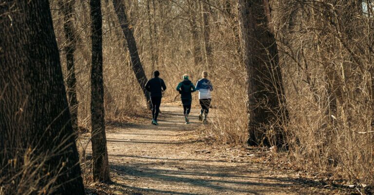 découvrez le trail running, une course en pleine nature alliant endurance, liberté et paysages spectaculaires. conseils, équipements et parcours pour tous les niveaux.
