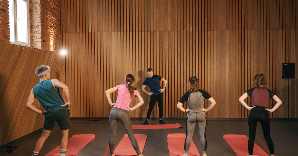découvrez des routines d'échauffement efficaces pour préparer votre corps avant l'exercice, améliorer vos performances et réduire les risques de blessures.